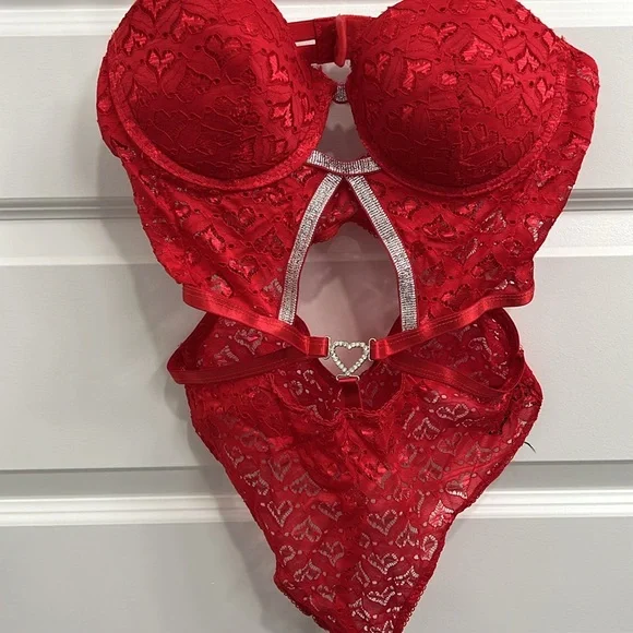 One piece😍 - Picture 2 of 5